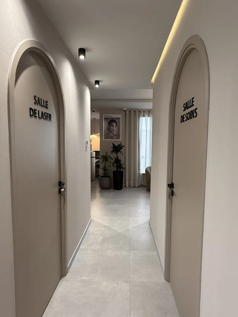 Accès à la salle laser et à la salle de soins – cabinet SKINCODE, Casablanca
